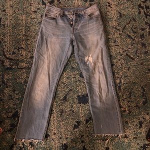 light wash levis jeans